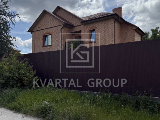 Продам просторий двоповерховий будинок з ремонтом. Без комісії! Київ