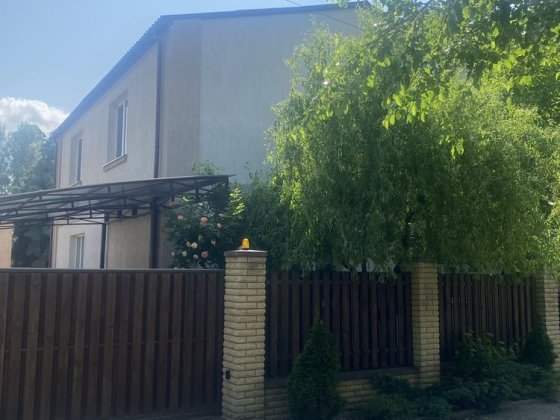 Продаєть власний будинок в екологічному районі Києва Киев