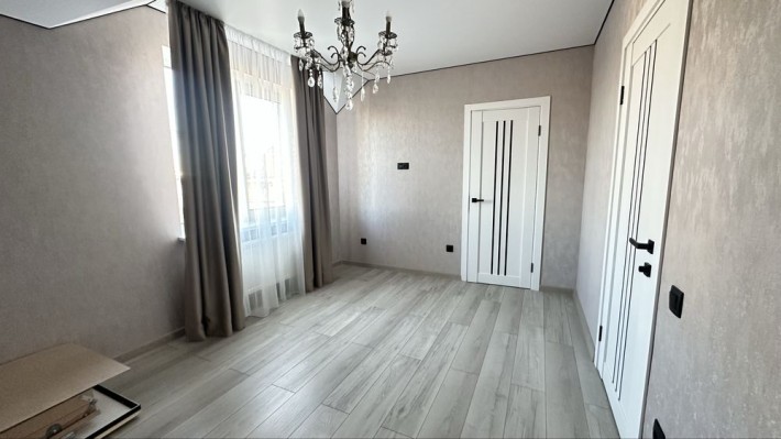 Таунхаус з ремонтом меблями та технікою без комісії - фото 1