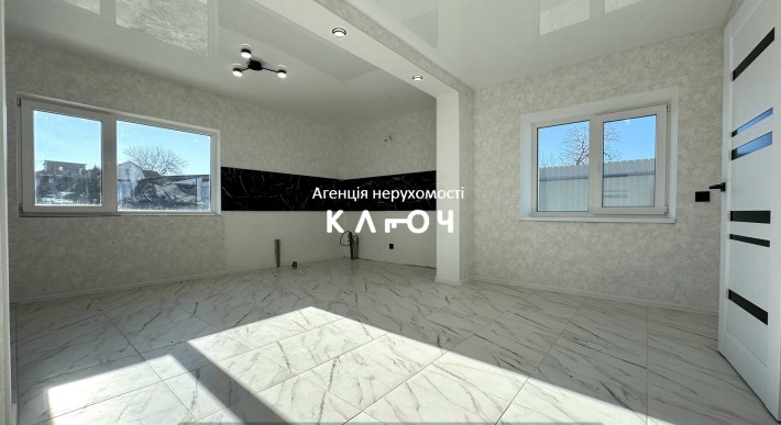 Продаж будинку з новим ремонтом - фото 1