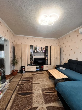 Продам частину будинку,з окремим подвірʼям р-н Новомиколаївка, АГО - фото 1