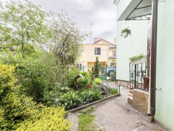 Будинок  вул.Озерна, євроремонт, всі меблі та побутова Львов