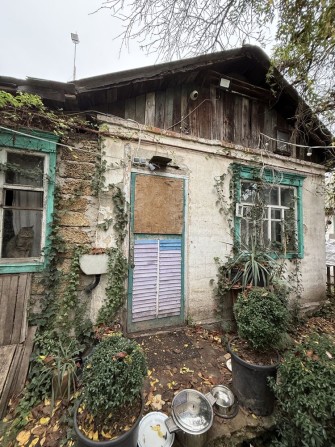 Продається частка будинку вул. Василя Корниенко, район Янтарної - фото 1