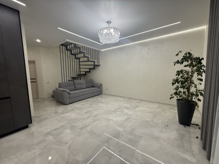 Продам таунхаус з ремонтом - фото 1