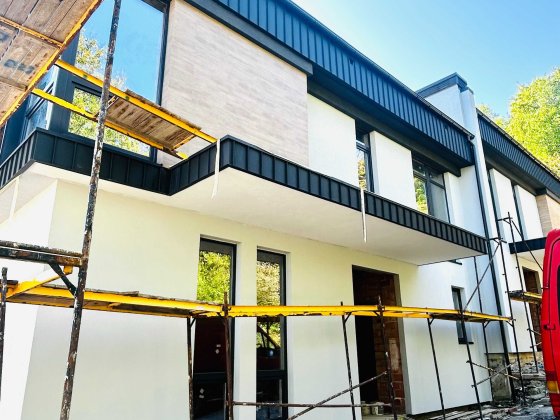 Котедж готовий до ремонту поряд з Шевченківським гаєм. Від забудовника Львов