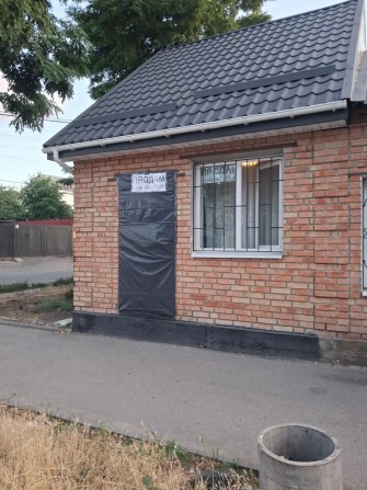 Продам частину будинку для проживання і бізнесу - фото 1