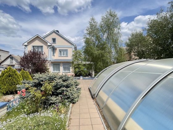 Продам изысканный Дом с ландшафтным дизайном и бассейном - для жизни! Днепр