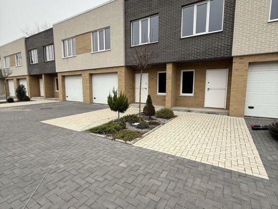 Таунхауси у мальовничому місці ! Кропивницкий