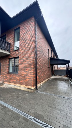 Продаж таунхаусу з євроремонтом на Старому місті - фото 1