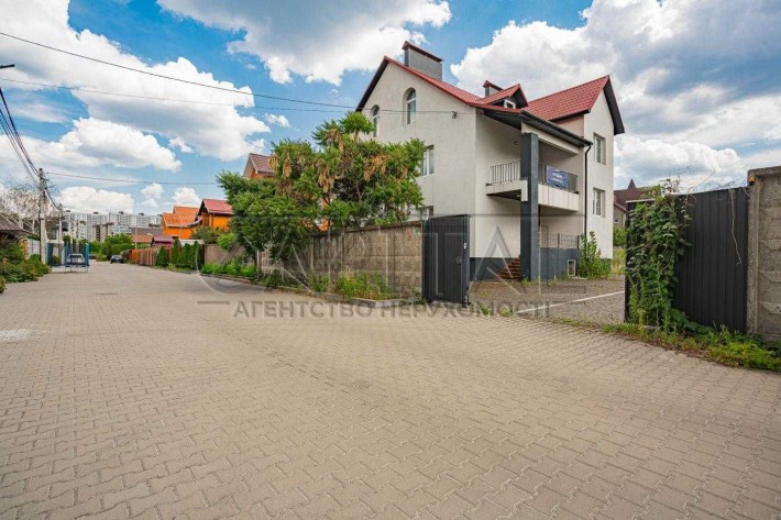 Продажа дома с ремонтом в Киеве СУПЕР ЦЕНА Соломенский р-н - фото 1