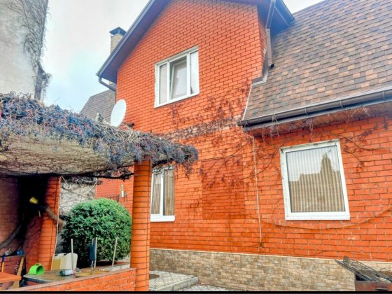 Продам ДОМ. на ж/м ПОБЕДА-3 , с ремонтом Днепр