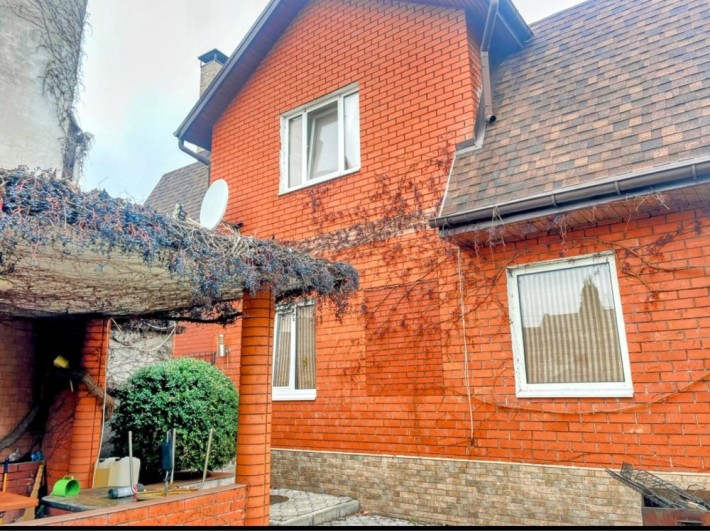 Продам ДОМ. на ж/м ПОБЕДА-3 , с ремонтом - фото 1