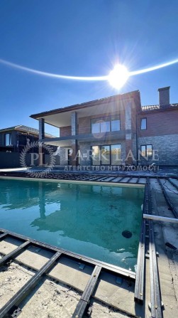 Продаж технологічно сучасного будинку в закритому КМ Києві, +басейн - фото 1