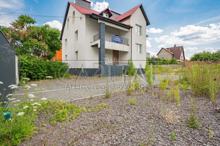 Будинок в Жулянах з ремонтом під бізнес або проживання , 450м2, 8соток - фото 1