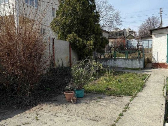 продам дом с участком 7сот Гагарина НЕО ПЛАЗА  Правый берег Днепр