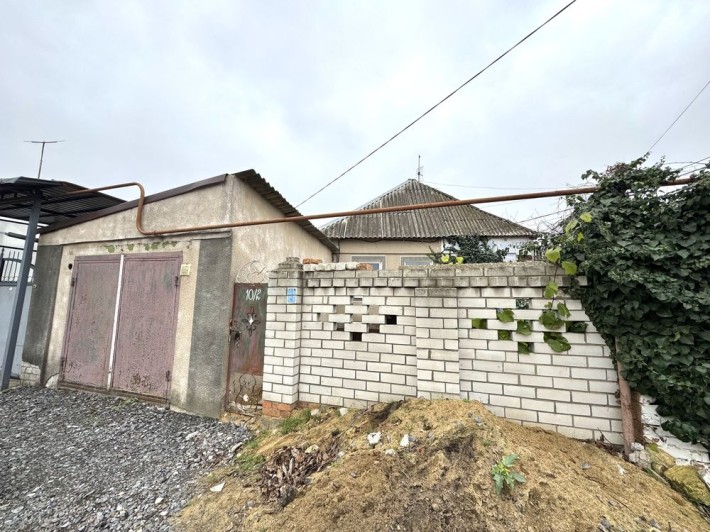 Продажа дома со своим двориком и гаражом возле Эко Маркета - фото 1