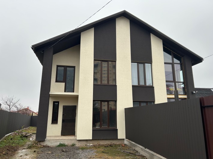 Продаж 2 поверхового дуплекса у гарній локації - фото 1