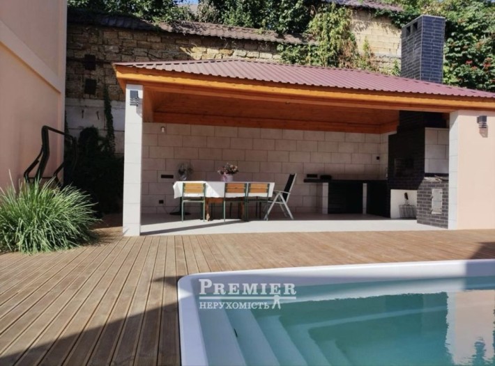 Приватний будинок з сауною і басейном. 5 соток землі - фото 1