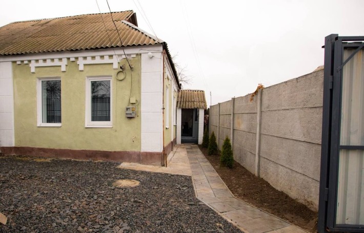 Продам частину будинку з новим ремонтом, Основа, р-н Одеської. Власник - фото 1