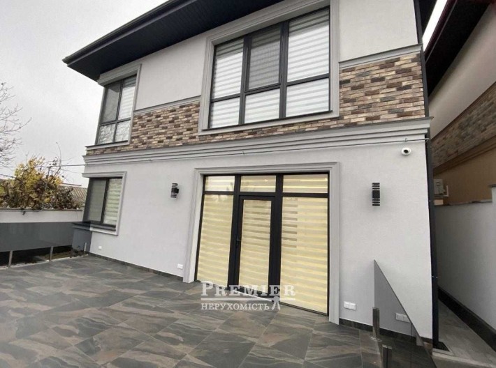 Будинок, що закохує з першого погляду: сучасність на Зеленій Гірці - фото 1