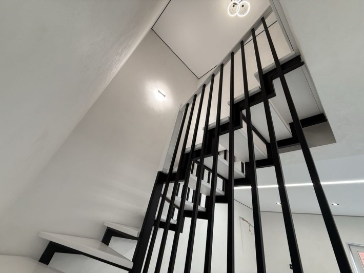 Таунхаус з ремонтом ТОП Локація Перемичка - фото 1