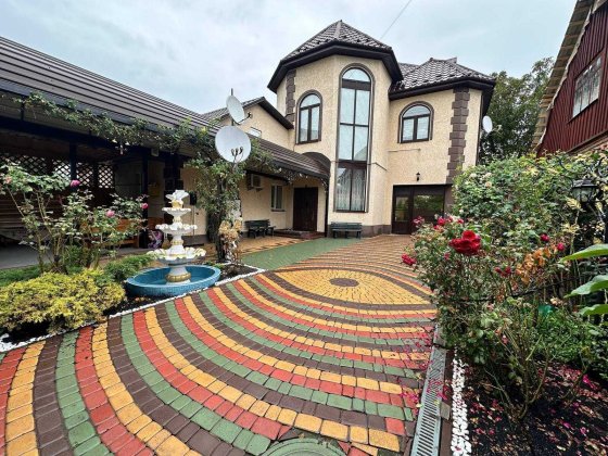 Двоповерховий будинок Старе місто Вінниця