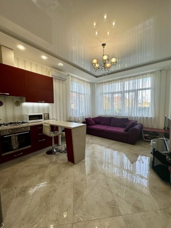 Продам 2х этажный дом у моря Совиньон / 4 спальни / Евроремонт - фото 1