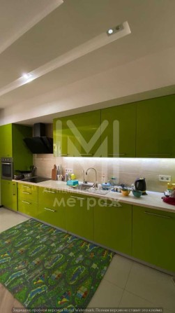 Продам ШИКАРНЫЙ ДОМ на два входа. Метро Студенческая. 625 м-рн. - фото 1