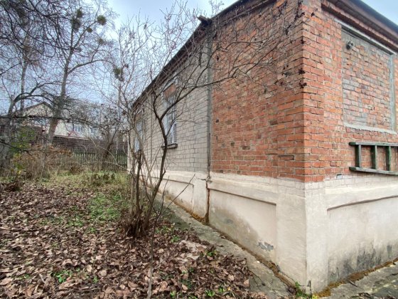 Дом на поселке Жуковского. Улица.                   фестивальная 22. Харків