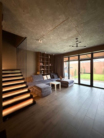 современный ДОМ ! 120 кв.м! ШИКАРНЫЙ РЕМОНТ. 2 сотки. КИРПИЧ. 2 ЭТАЖА - фото 1