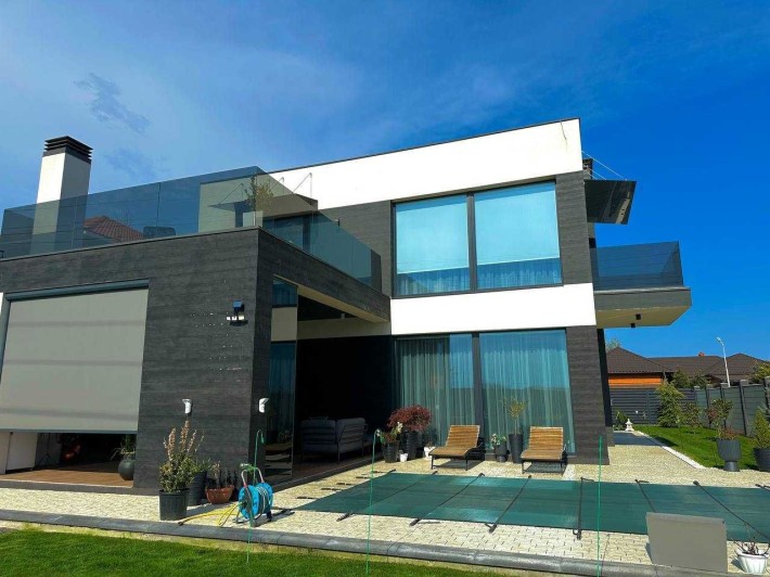 Элитный дом в Совиньоне | 284 м² | Бассейн | Дизайнерский ремонт! - фото 1