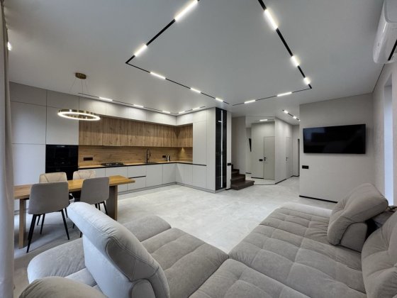 Дуплекс з сучасним, якісним ремонтом та меблями‼️гараж| ГАЗ Софиевская Борщаговка