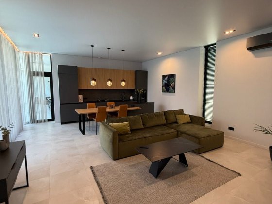 Новый стильный дом на Костанди . Тихое элитное место .Бассейн . 5соток Одесса