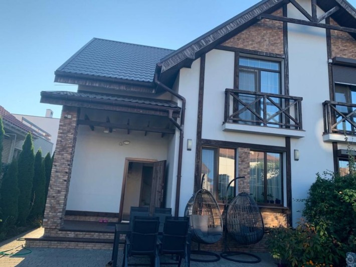 Дуплекс из красного кирпича в Совиньоне. Без комиссии. Лучшее место - фото 1