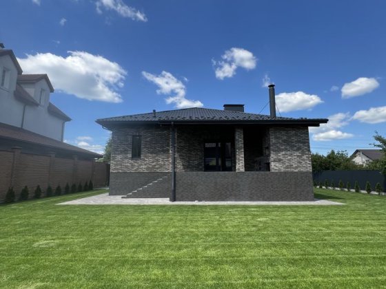 Продаж  будинку з укриттям та гаражем біля м.Києва Петропавлівська Борщагівка