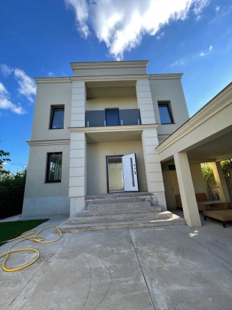 Перша линия.Шикарний будинок в Совіньоні.Тераса на даху - 100м. - фото 1