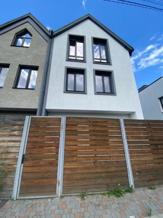 Продаж таунхаусу Софіївська Борщагівка з чистовим ремонтом 108м2 - фото 1