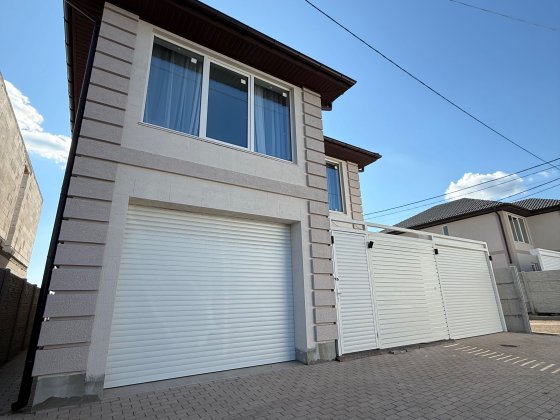 . Дом 160 м² с ремонтом и гаражом. 4 комнаты,  3.5 сотки земли Одесса