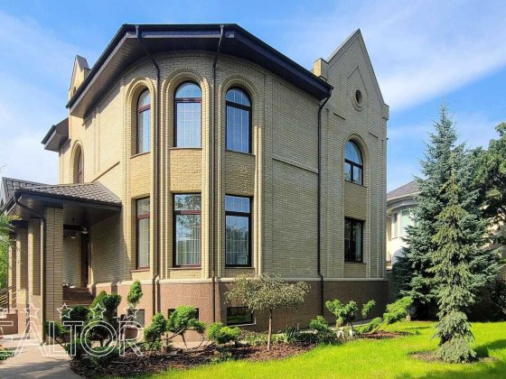 Продам дом в коттеджном посёлке Сокольники рядом с Центральным парком Харків