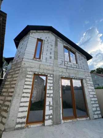 Новый дом в центре  малиновского  района - фото 1