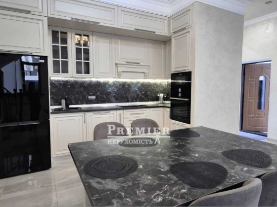 Продам сучасний 3-поверховий будинок Одеса