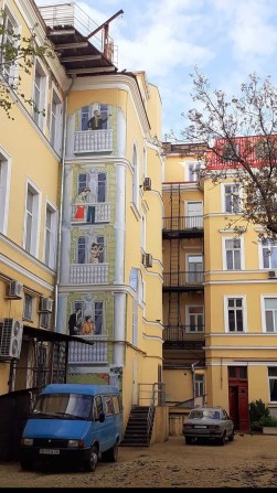 Продам 2-поверховий будинок у самому серці Одеси! - фото 1