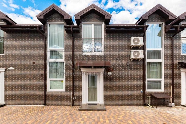 Продажа таунхауса с хорошим ремонтом 110м2, Петропавловкая Борщаговка - фото 1