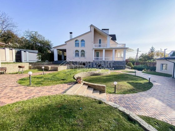 Продаж  розкішного будинку  у с. Лідне Харьков