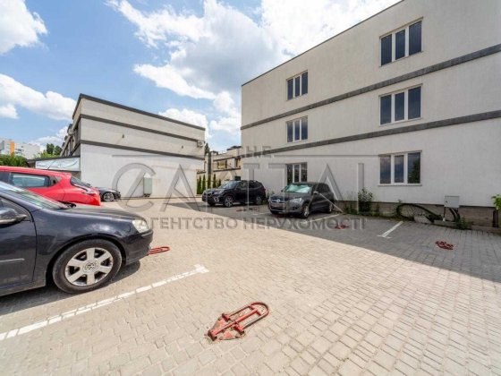 Продається 3-поверховий  ( будинок квартирного типу) на 23 квартири. Софиевская Борщаговка