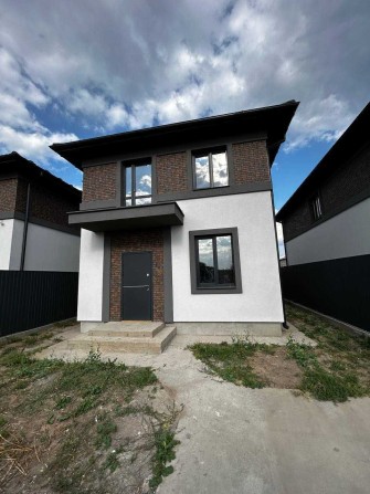 Продається будинок у Петропавлівській Борщагівці біля  ліцею! . - фото 1