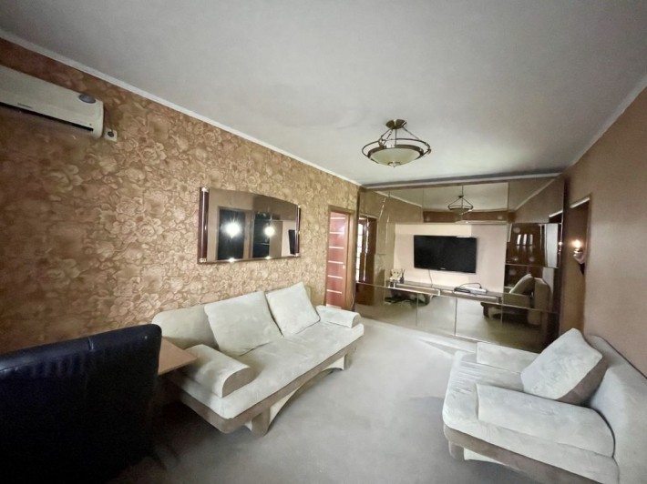 Двокімнатна квартира з ремонтом - фото 1