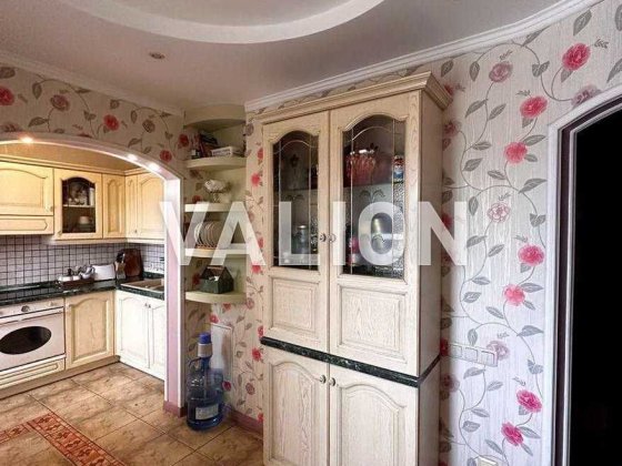 Вишукана 3 квартира з чудовим видом на Дніпро
 вул Оноре де Бальзака 6 Киев