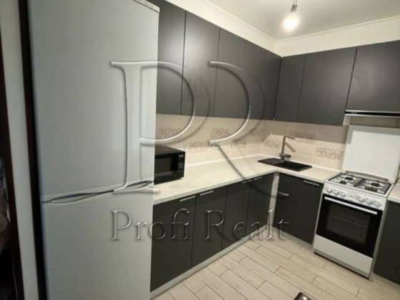 Продаж 1 кімнатна квартира вул. Мілютенка 44 Б/метро Лісова/Чернігівсь Київ