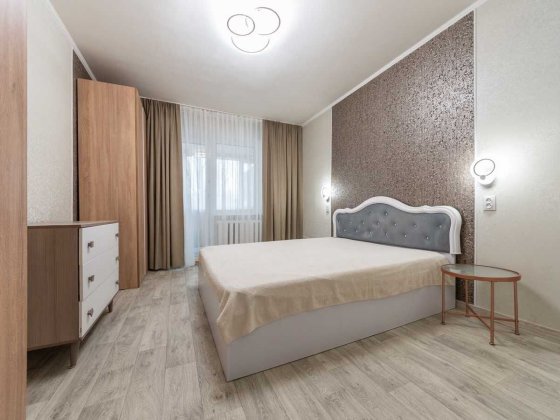 3-кім. квартира в 5 хвилинах від метро вул. Героїв Дніпра 19. Киев